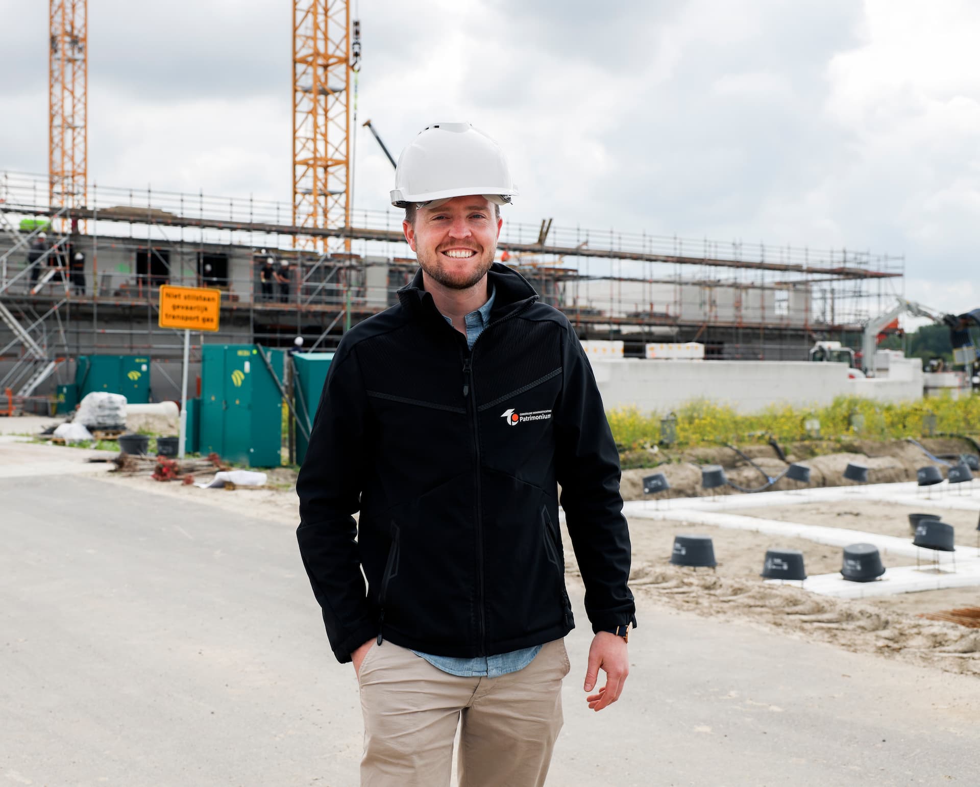Projectleider staat voor nieuwbouwproject